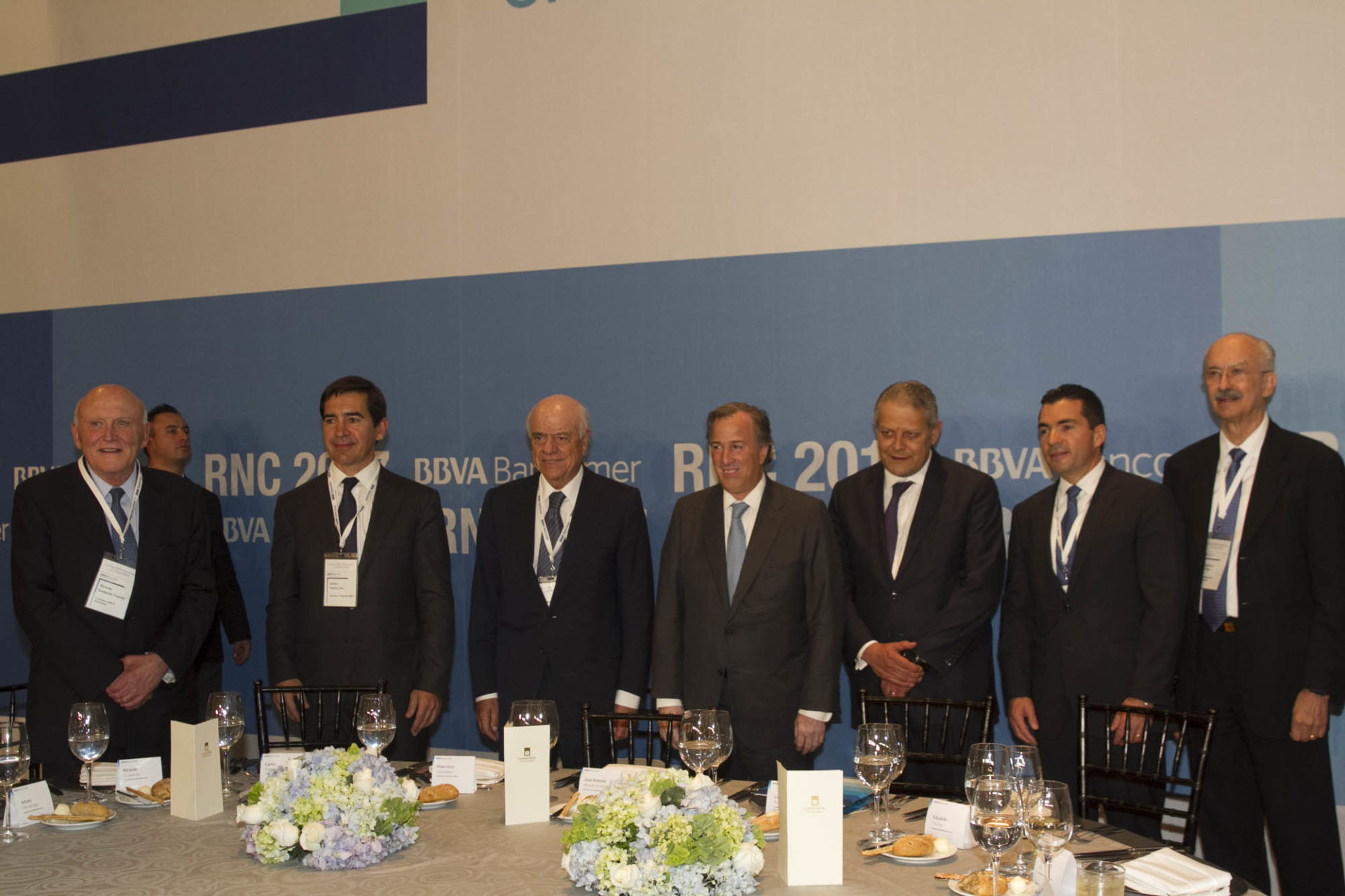 BBVA_Francisco González y Jose Antonio Meade con miembros del consejo regional de BBVA Bancomer