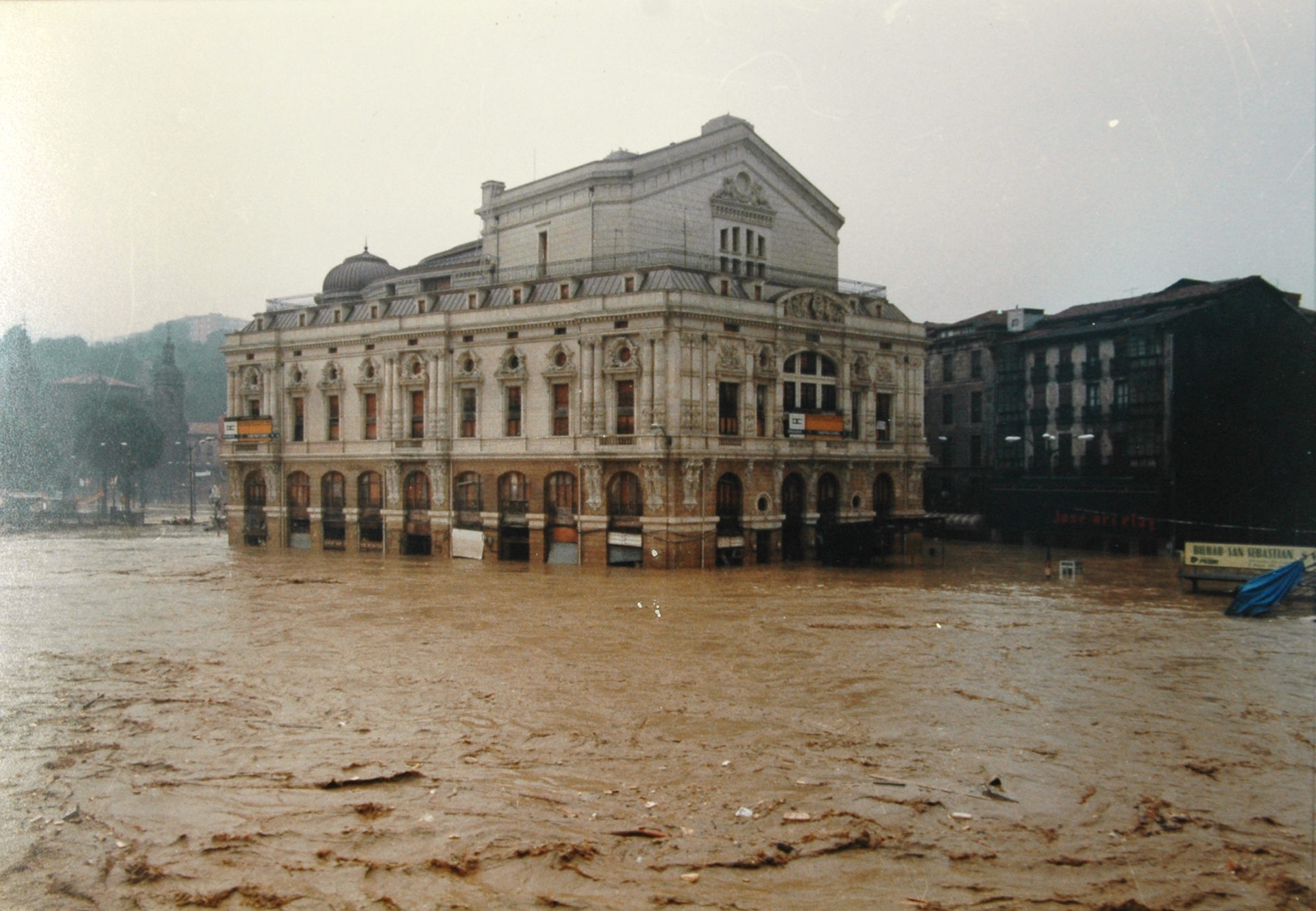 The 1983 BIlbao catastrophe