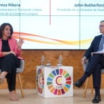 La vicepresidenta Teresa Ribera junto a John Rutherford, 